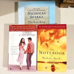 3 Nicholas Sparks Novels